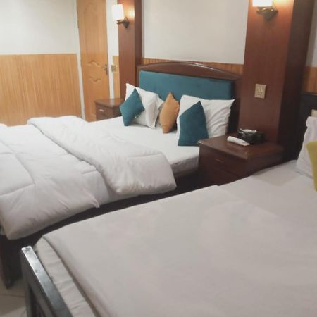 Hotel New Mid City 물탄 외부 사진