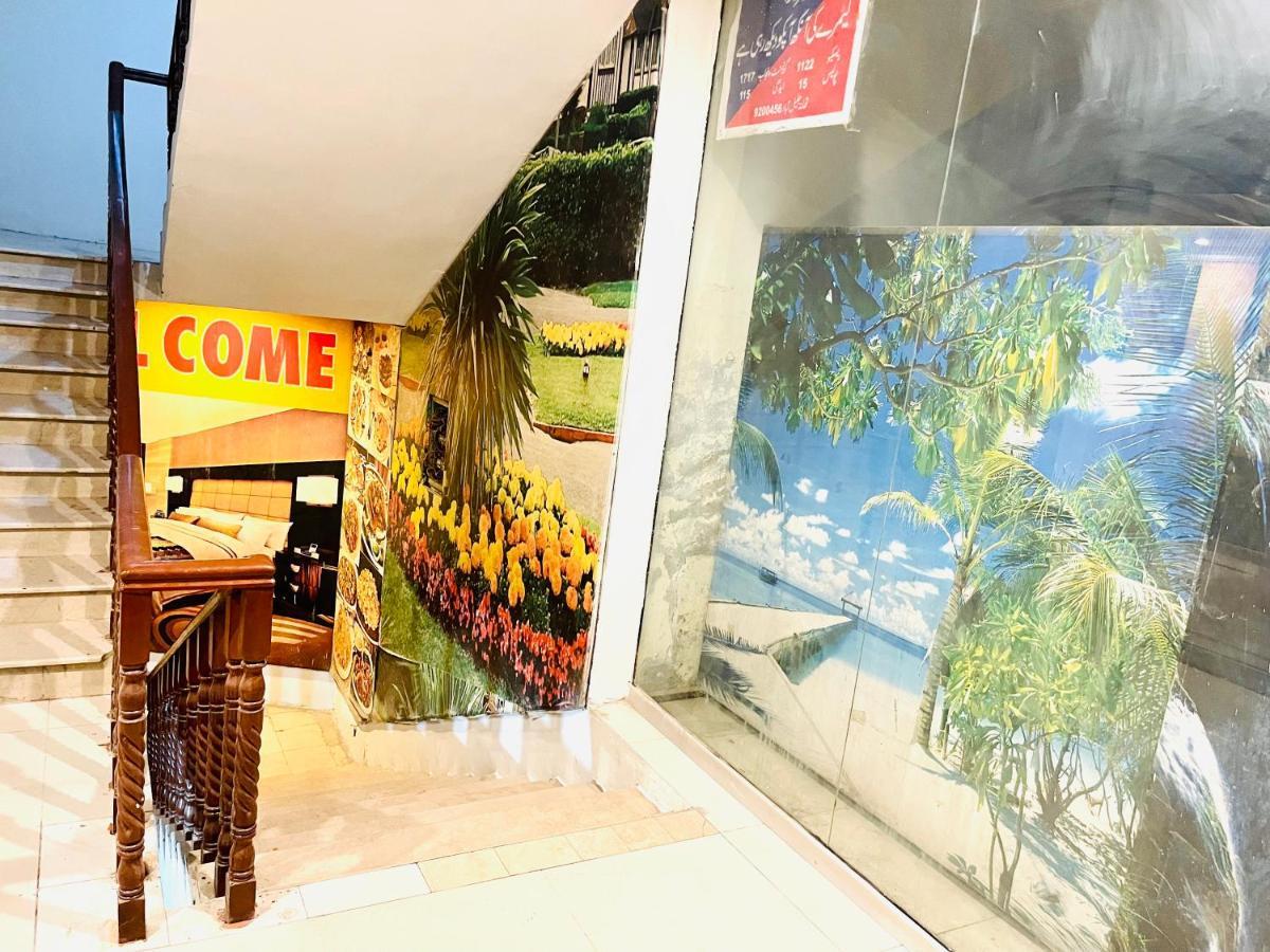 Hotel New Mid City 물탄 외부 사진
