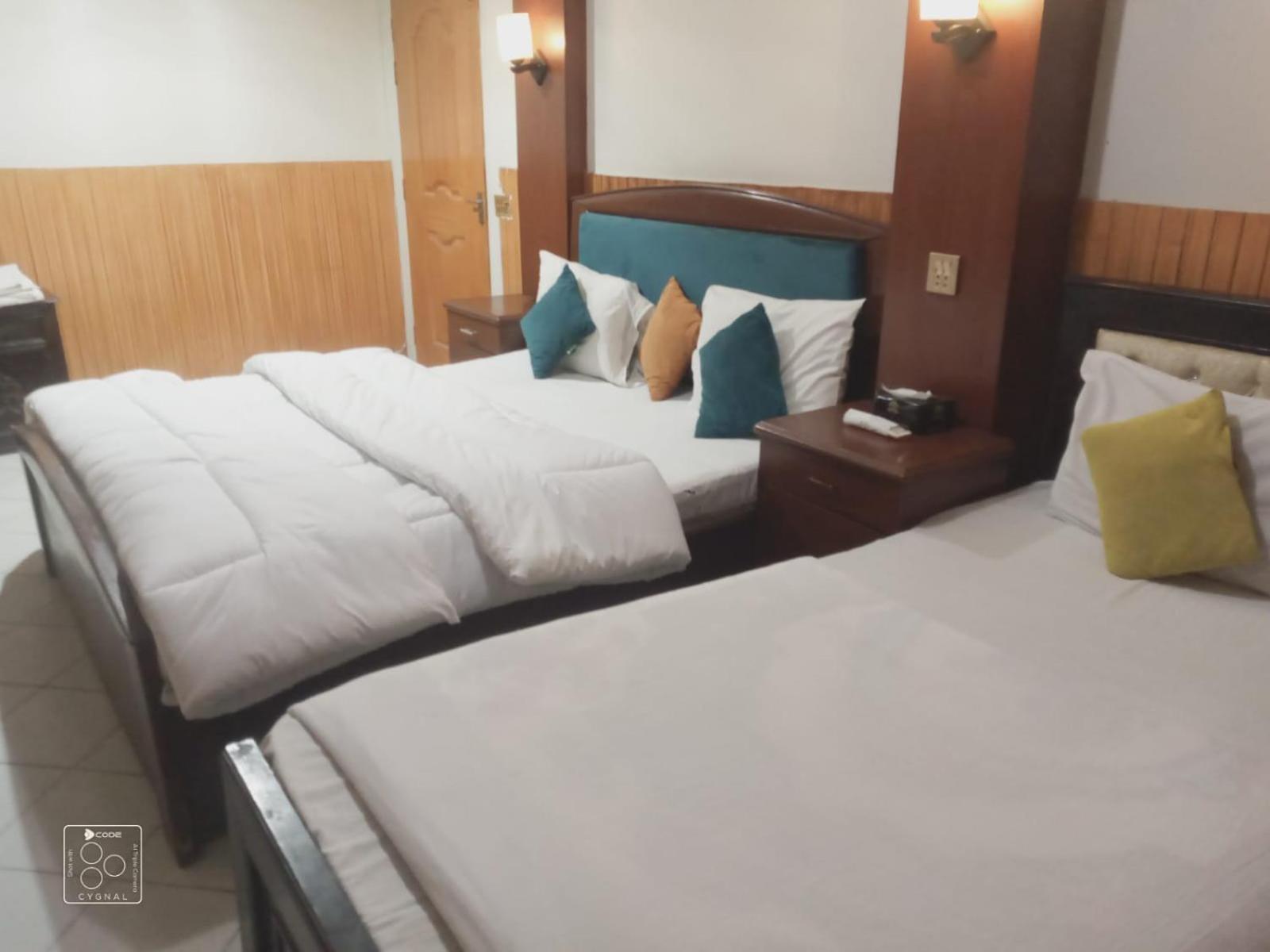 Hotel New Mid City 물탄 외부 사진